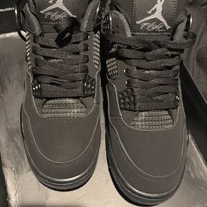 Jordan Retro Sneakers in Black